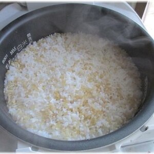 圧力鍋でキヌアご飯（白米１合半とキヌア1/2合）